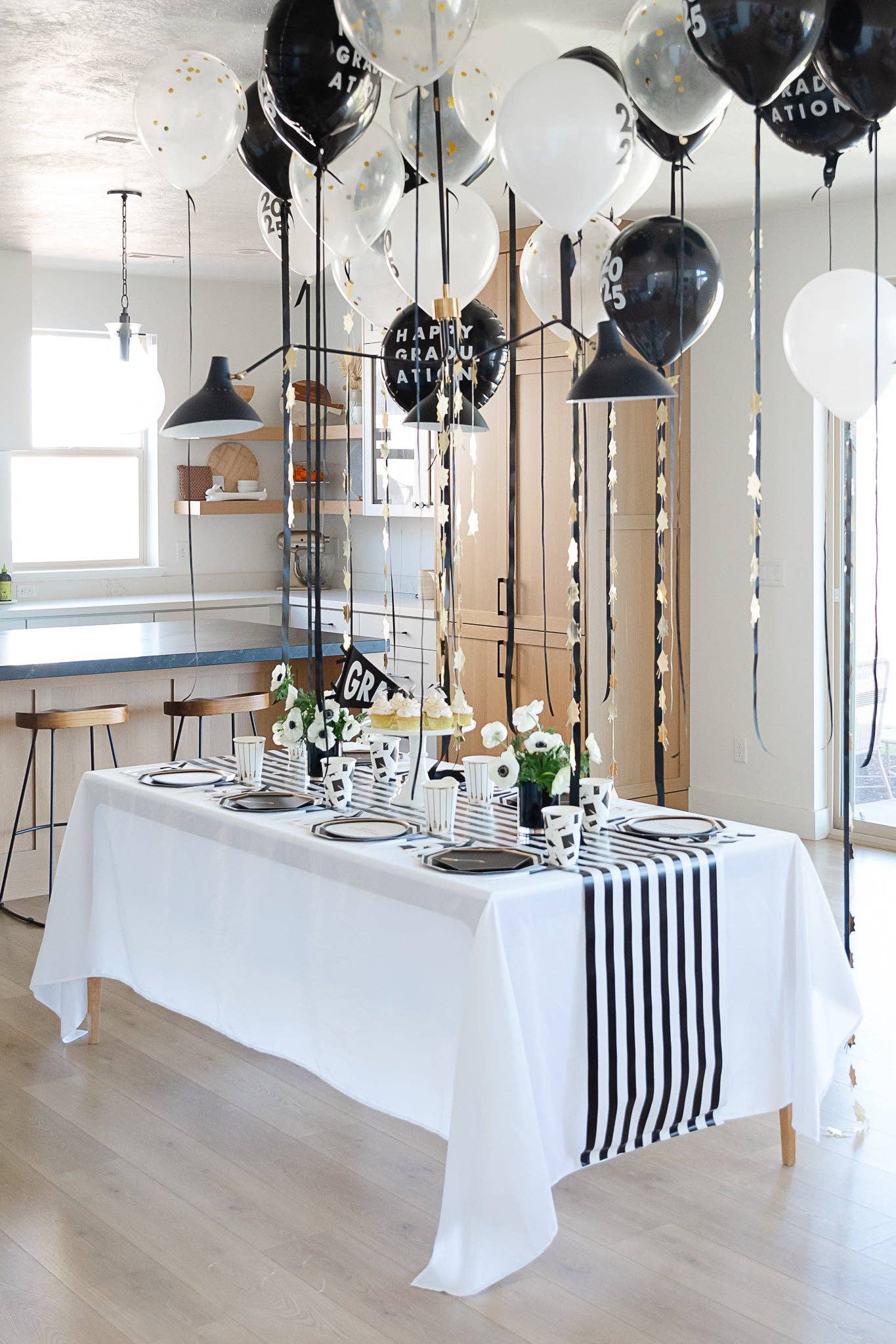 BLACK AND WHITE STREAMERS