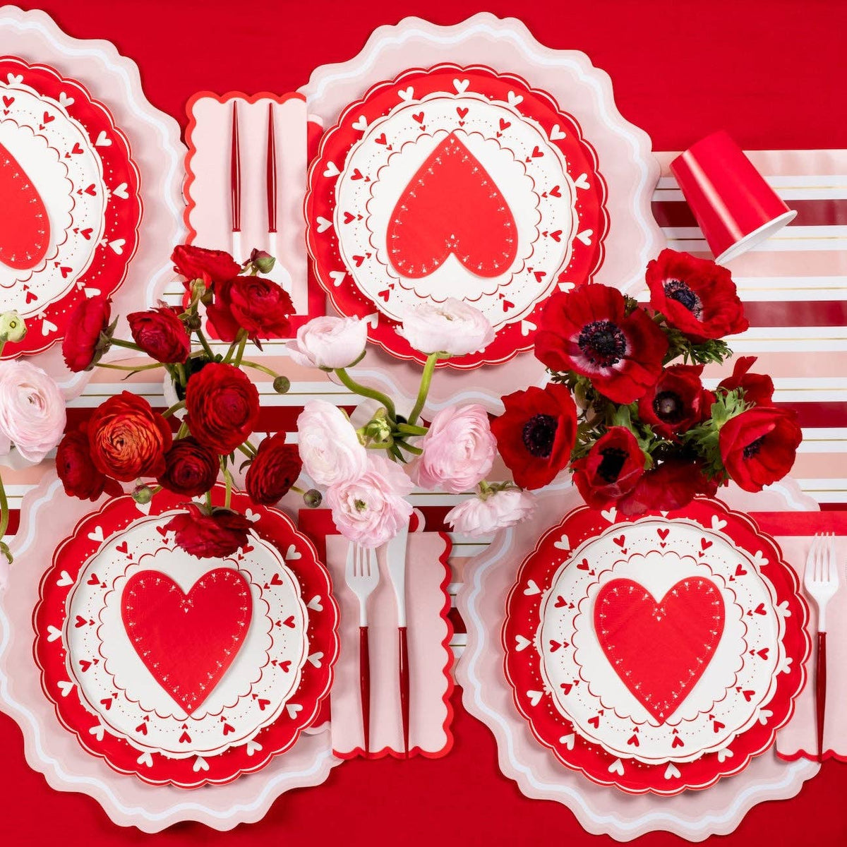 Pink Dusty Fancy Scallop Paper Placemats