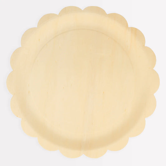 Wooden Scalloped Large Plates (x 8)