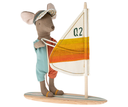 Beach mice, Surfer big brother