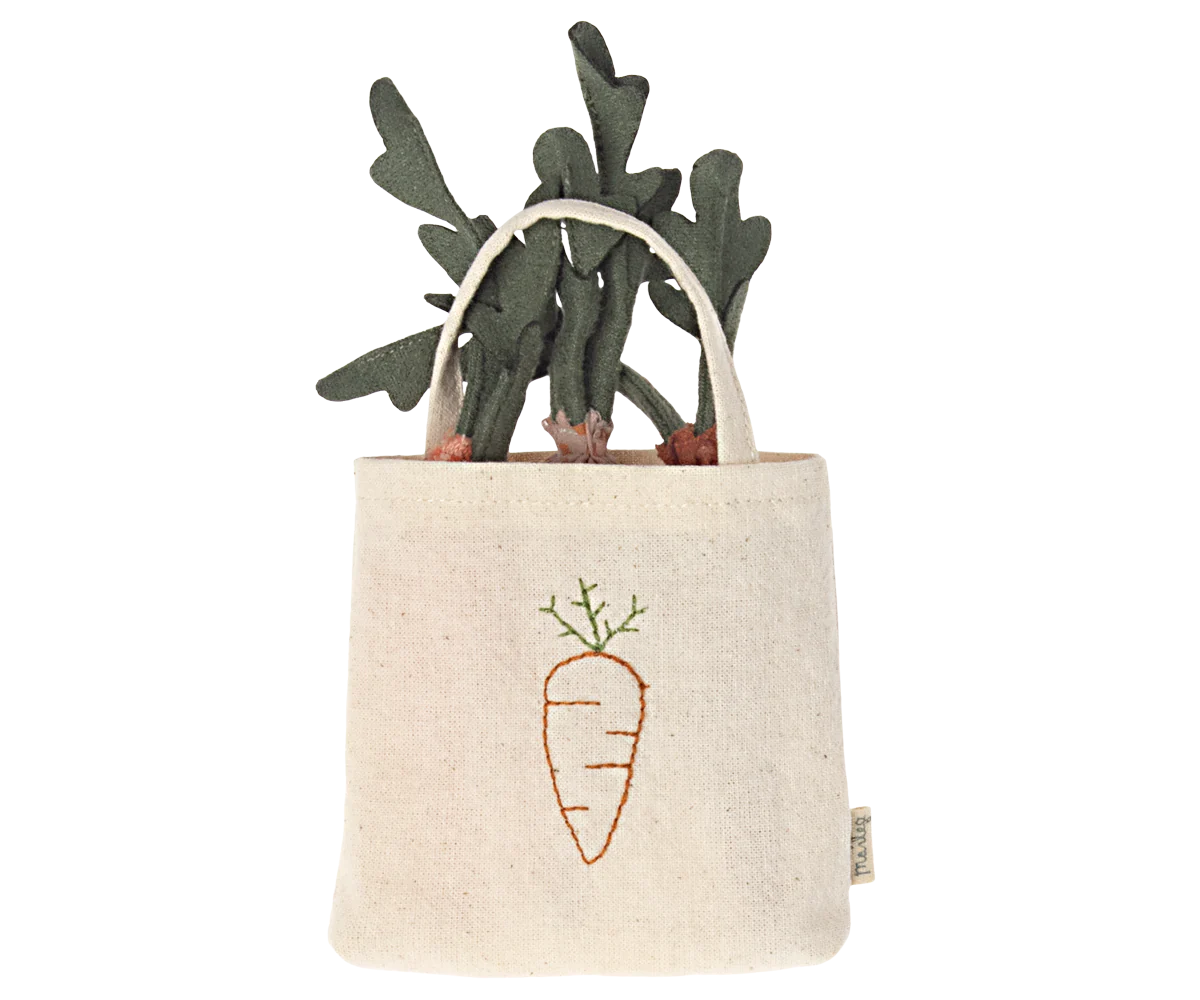 Carrots in shopping bag, Mini