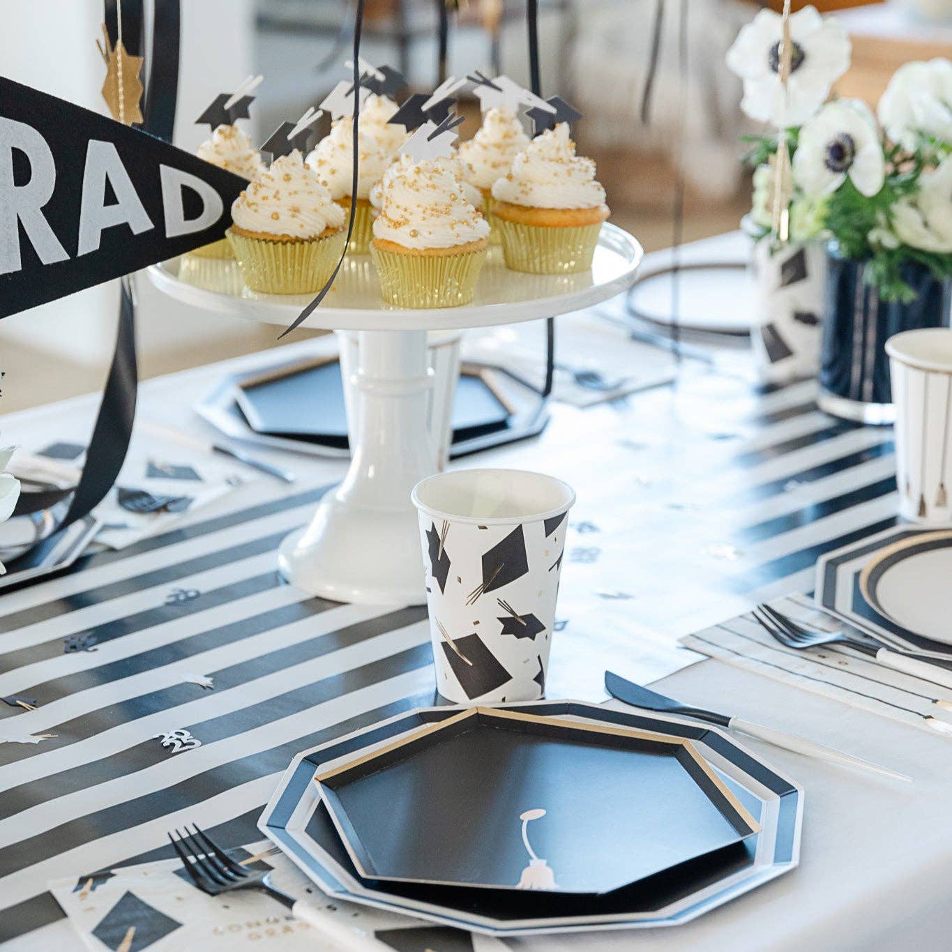 GRADUATION CAP CUPS