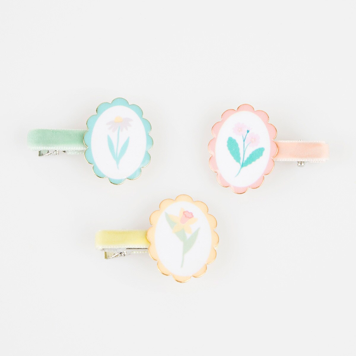 Flower Cameo Hair Clips (x 6)