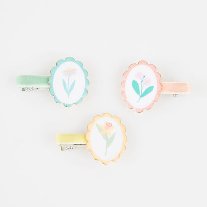 Flower Cameo Hair Clips (x 6)