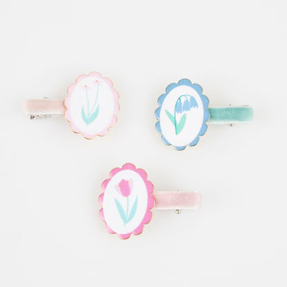 Flower Cameo Hair Clips (x 6)