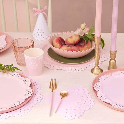 Broderie Anglaise Lace Multi Dinner Plates (x 8)