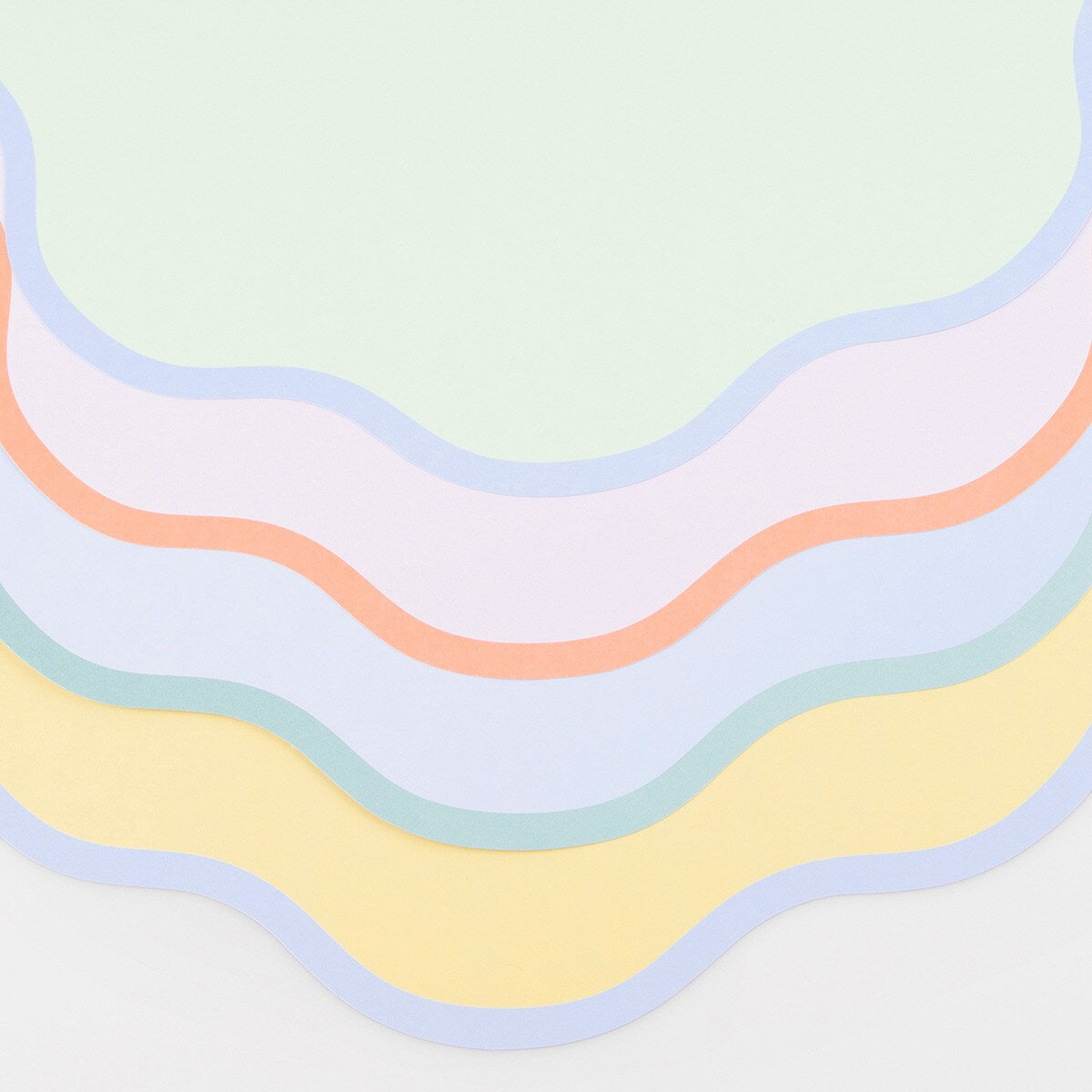 Wavy Round Paper Placemats (x 12)
